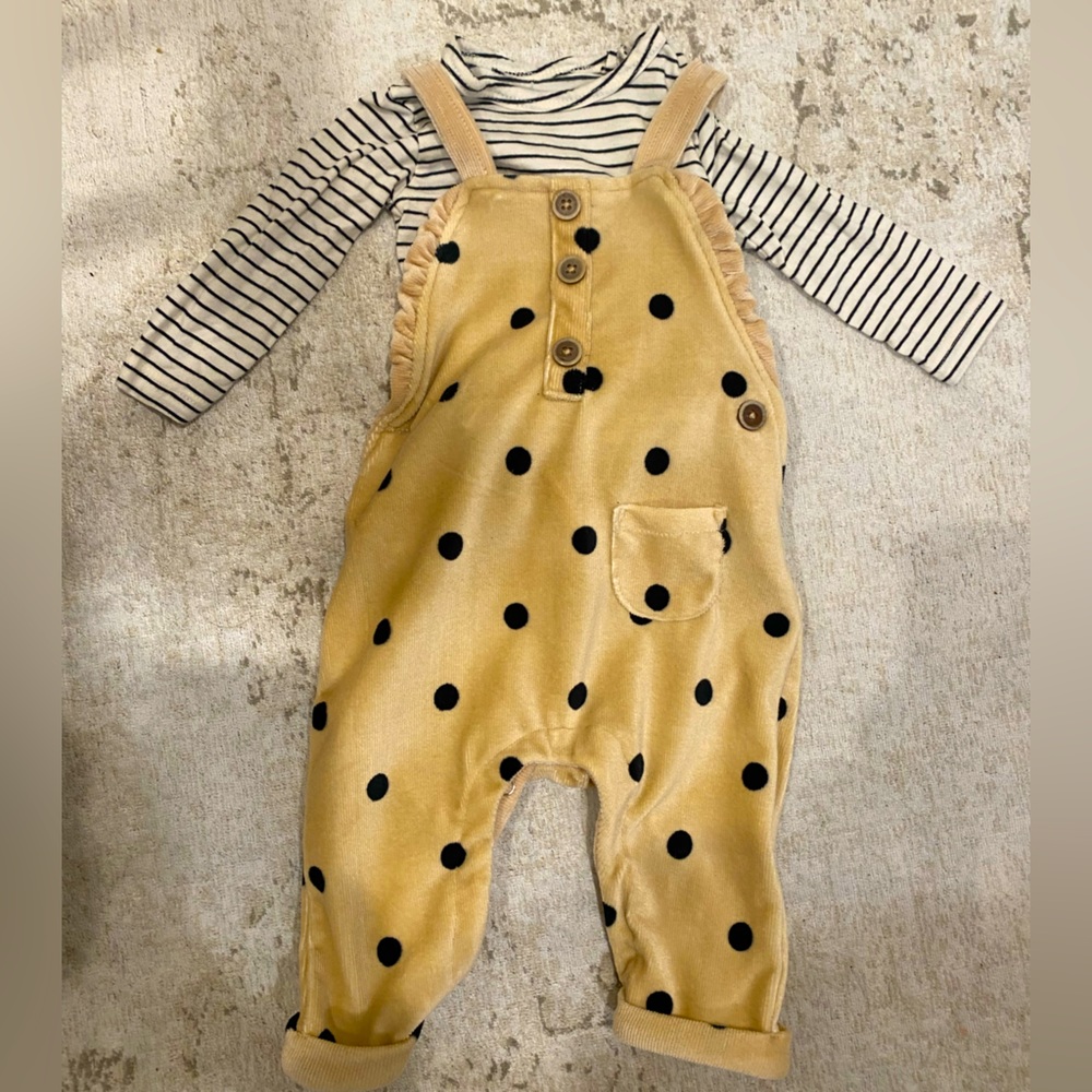 Jessica Simpson Baby outfit